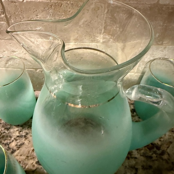 Blendo West Virginia Glass Company Frosted Blue / Green Pitcher and Tumbler Set. - Picture 4 of 8